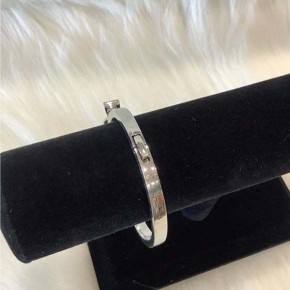 ♠️ KATE SPADE ♠️ Pave Bow Bangle - Picture 5 of 9